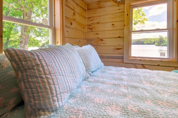 Damariscotta Lakefront Retreat image 10