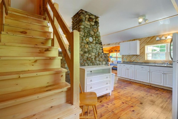 Damariscotta Lakefront Retreat image 11