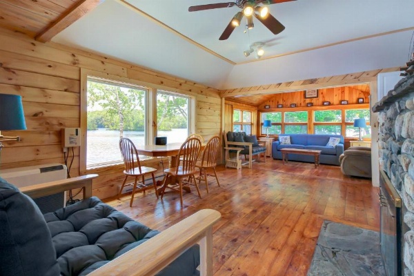 Damariscotta Lakefront Retreat image 12