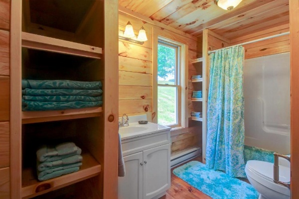 Damariscotta Lakefront Retreat image 14