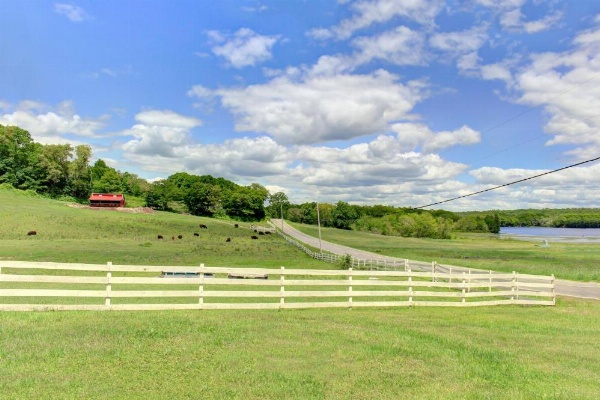 Damariscotta Lakefront Retreat image 17