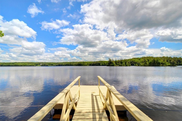 Damariscotta Lakefront Retreat Main image