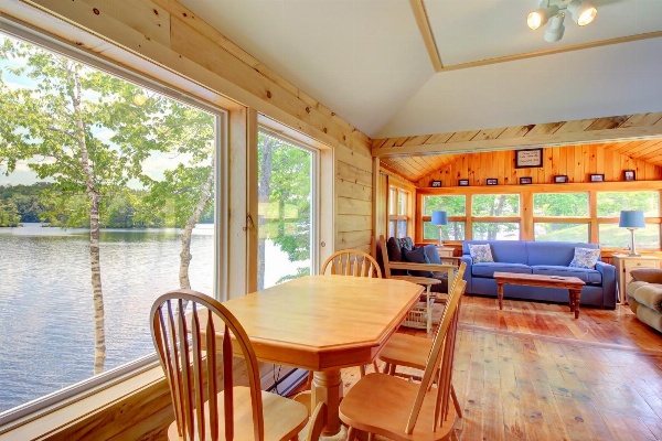Damariscotta Lakefront Retreat image 6
