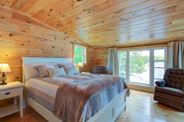 Damariscotta Lakefront Retreat image 8