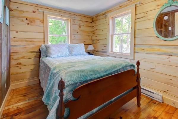 Damariscotta Lakefront Retreat image 9